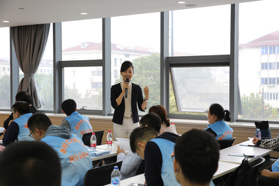 七寶鎮(zhèn)舉辦第三屆進(jìn)博會(huì)城市文明志愿服務(wù)房地產(chǎn)專題培訓(xùn)